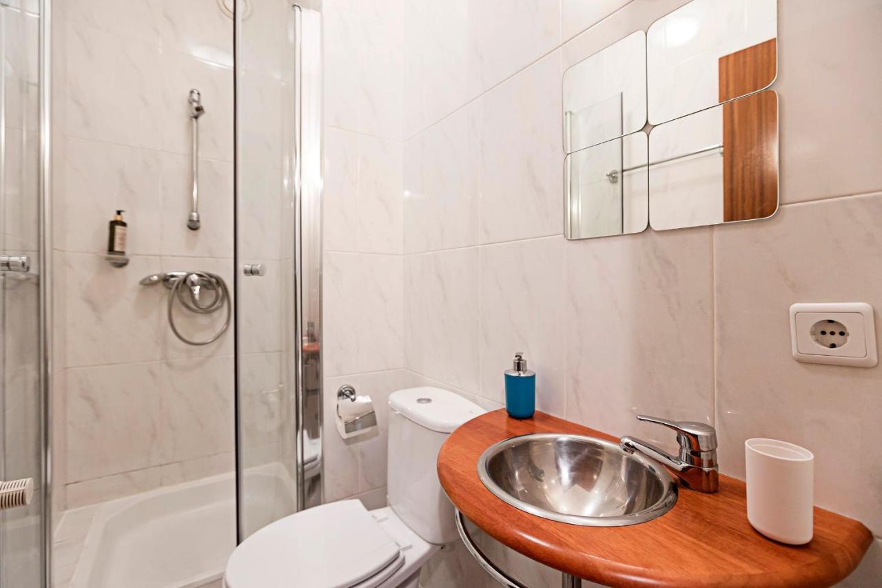 Spacious 2Br Flat In Gaia By Lovelystay Vila Nova de Gaia Exterior photo